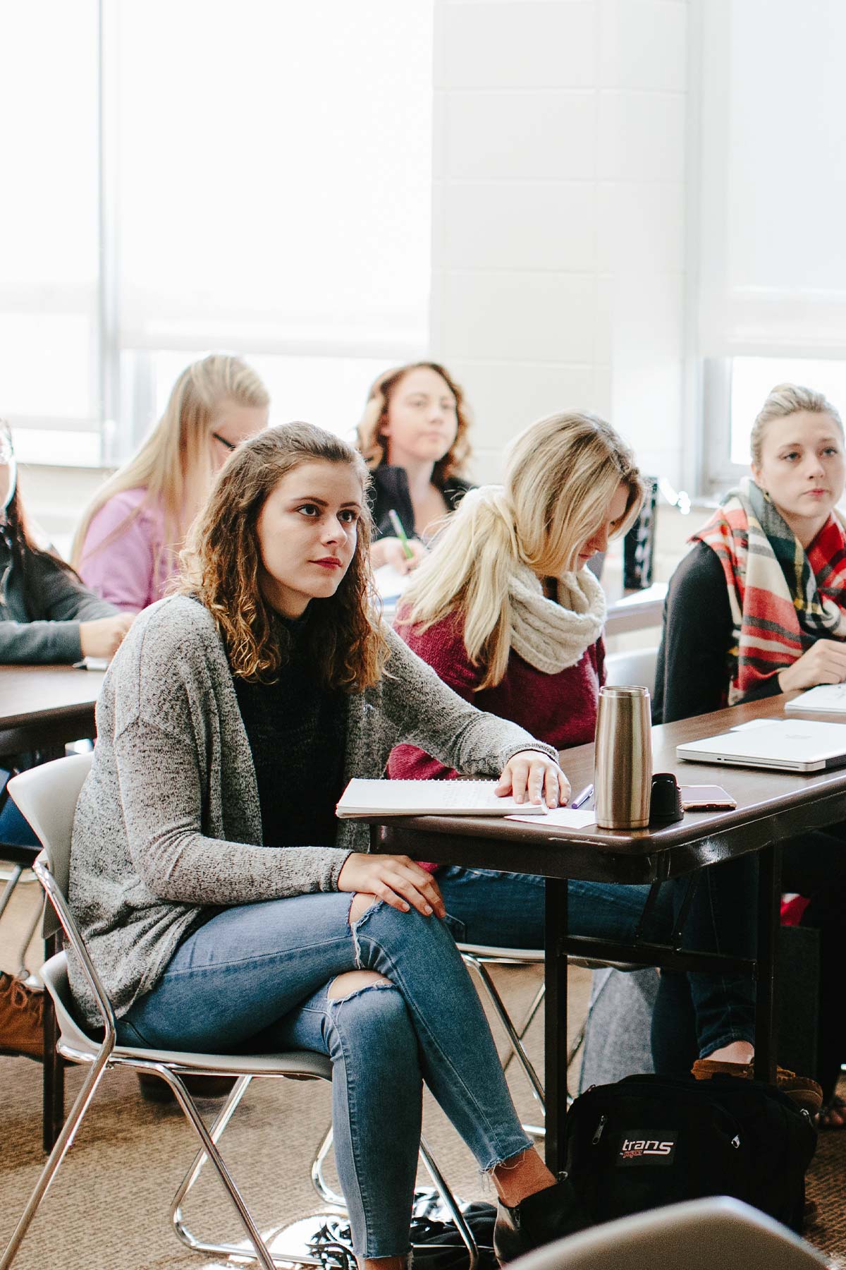 paying attention in class in college for teacher education