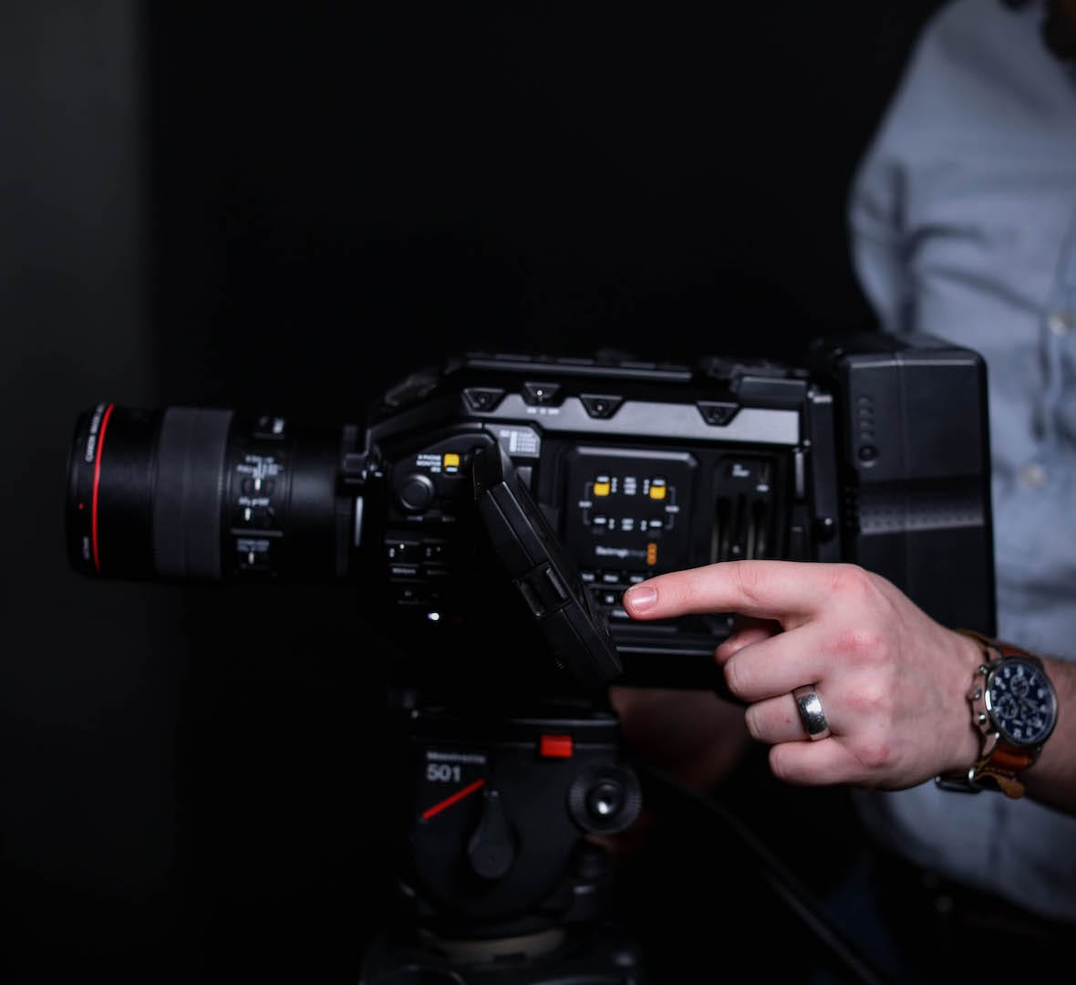 finger_point_at_cinema_camera